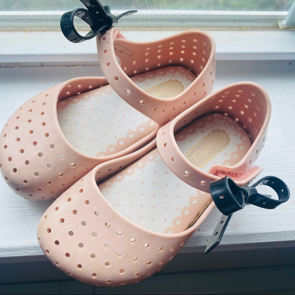 Mini Melissa pink shoes 🎀